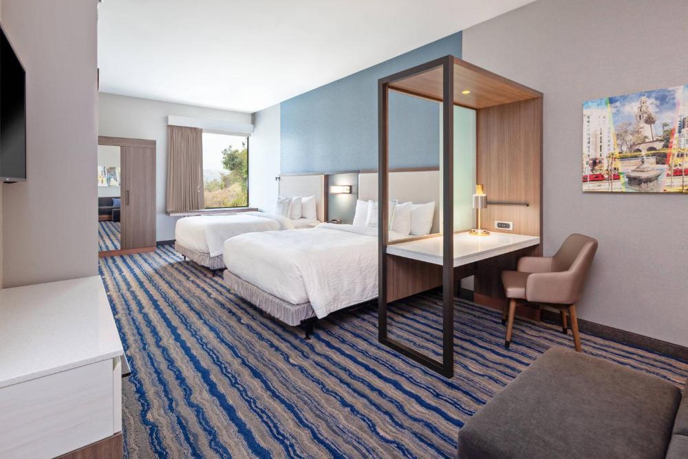 Suite, 2 Queen, Trundle bed interior